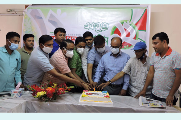 মাগুরায় বাংলাদেশ প্রতিদিনের প্রতিষ্ঠাবার্ষিকী উদযাপন

