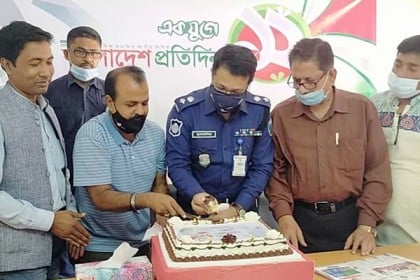 ঝিনাইদহে বাংলাদেশ প্রতিদিনের প্রতিষ্ঠাবার্ষিকী উদযাপন