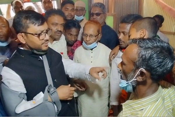 সেপটিক ট্যাংকে নেমে মারা যাওয়া তিনজনের পরিবারকে লাখ টাকা করে অনুদান

