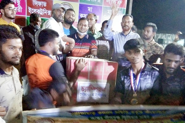 কলাপাড়ায় ফুটবল টুর্নামেন্টের ফাইনাল খেলা অনুষ্ঠিত