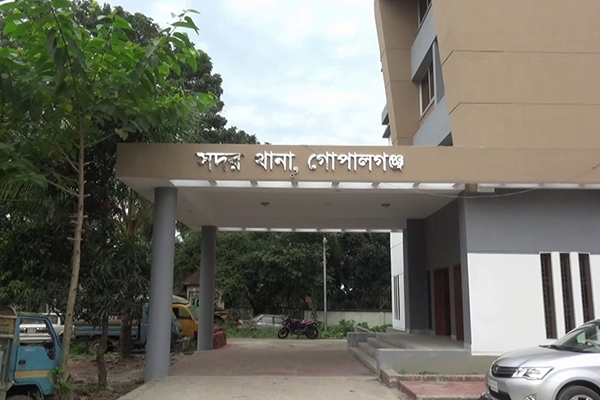 গোপালগঞ্জে বাস চাপায় বৃদ্ধা নিহত