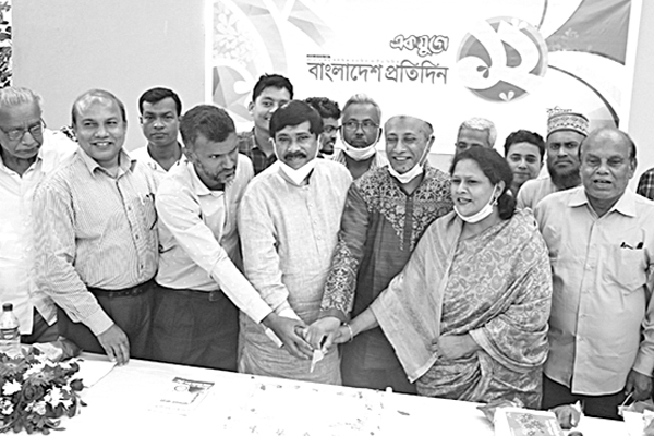 ফুলেল ভালোবাসায় সিক্ত বাংলাদেশ প্রতিদিন