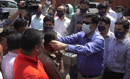 করোনা সংক্রমণ বৃদ্ধি পাওয়ায় বরিশালে জনসচেতনতা বৃদ্ধিতে কার্যক্রম শুরু করেছে জেলা প্রশাসন