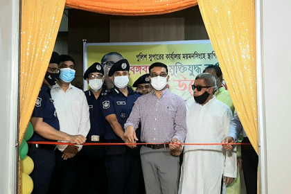ময়মনসিংহে পুলিশ সুপার কার্যালয়ে বঙ্গবন্ধু ও মুক্তিযুদ্ধ কর্নার 

