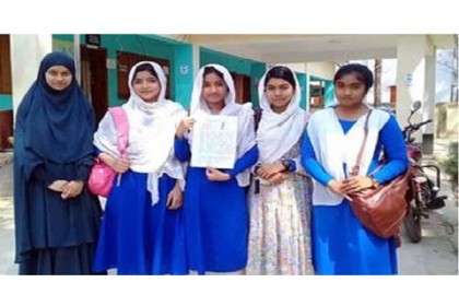 নলডাঙ্গায় স্কুলে বঙ্গবন্ধুর অসমাপ্ত আত্মজীবনী উপহার দেওয়ার উদ্যোগ