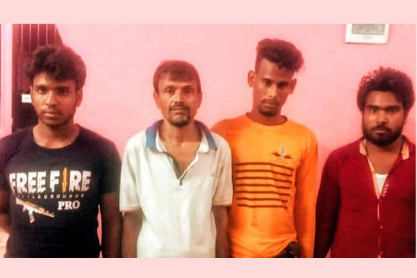 বরিশালে চোরাই সাবমেরিন ক্যাবলসহ ৪ জন আটক