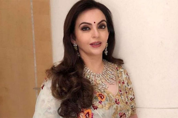 এবার বিশ্ববিদ্যালয়ে শিক্ষকতায় যোগ দিচ্ছেন নীতা আম্বানী