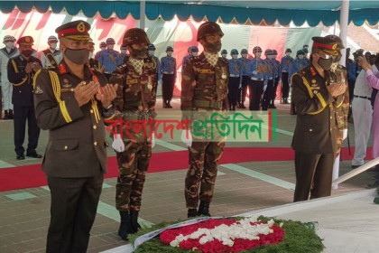 বঙ্গবন্ধুর সমাধিতে রাষ্ট্রপতি ও প্রধানমন্ত্রীর পক্ষে শ্রদ্ধা