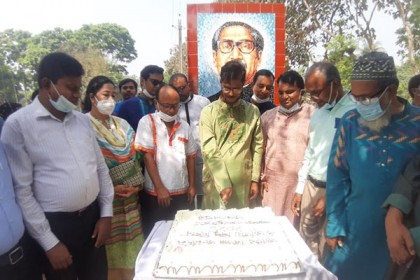 বঙ্গবন্ধু বাঙালির আত্মপরিচয়ের সন্ধান দিয়েছেন: উপাচার্য ড. সামসুদ্দিন 

