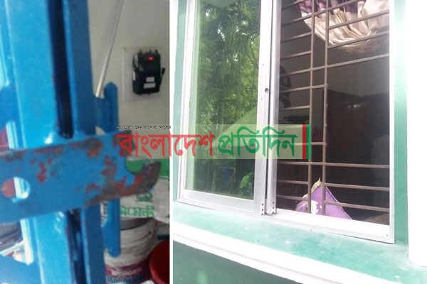 গৌরনদীতে ডাকাতি : ৮ লাখ টাকা ও ৭ ভরি স্বর্নালংকার লুটের অভিযোগ