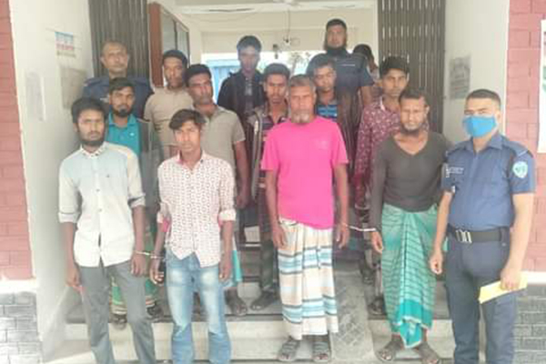 বোয়ালমারীতে বাড়িঘর ভাঙচুর-লুটপাটের মামলায় গ্রেফতার ৭