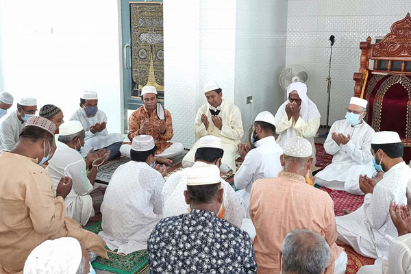 নাটোরে বঙ্গবন্ধুর জন্মশতবার্ষিকী উপলক্ষে মসজিদে দোয়া 