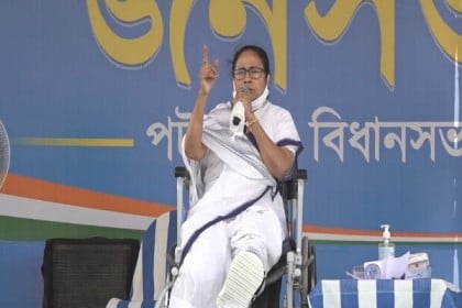 নির্বাচনে ভোটের বাক্স লুট হতে পারে: আশঙ্কা মমতার