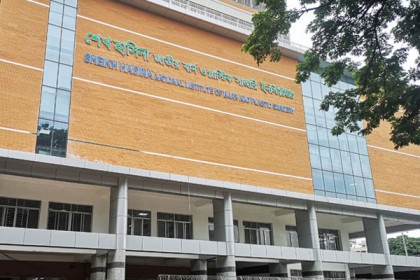 গায়ে কেরোসিন ঢেলে আগুন ধরিয়ে বার্ন ইউনিট কর্মীর আত্মহত্যা! 

