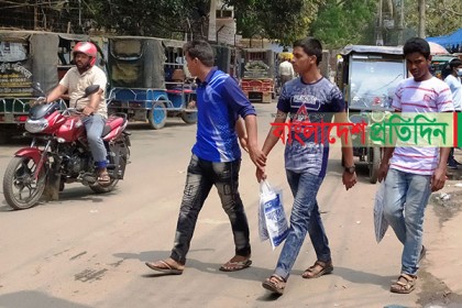 করোনার দ্বিতীয় ঢেউ শুরু হলেও চাঁপাইনবাবগঞ্জে স্বাস্থ্যবিধি উপেক্ষিত