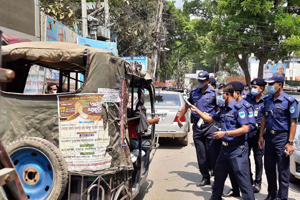 টাঙ্গাইলে করোনা প্রতিরোধে করতে পুলিশের সচেতনতামূলক কার্যক্রম শুরু