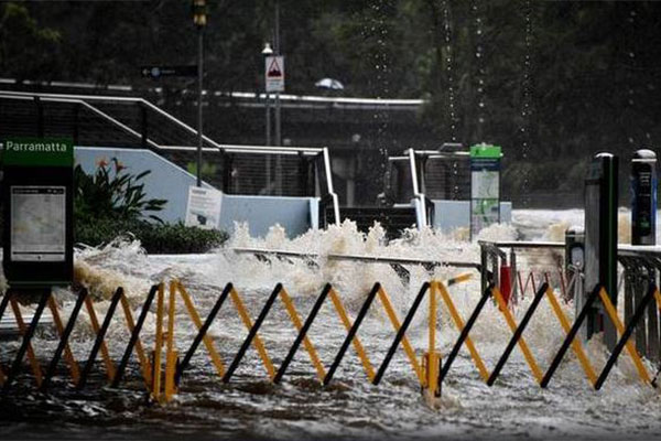 বিপাকে অস্ট্রেলিয়া, ‘প্রাণনাশী বন্যার’ আশঙ্কা