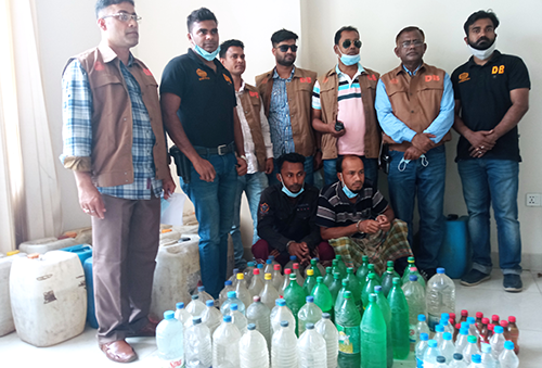 বাগেরহাটে ৬৩০ লিটার দেশি মদসহ আটক ২
