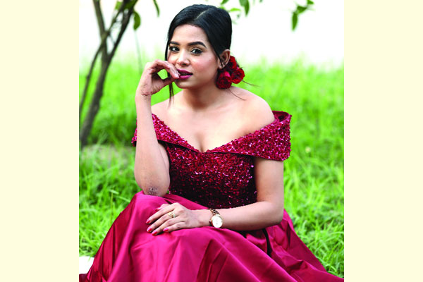 অন্য এক রিয়েলি...