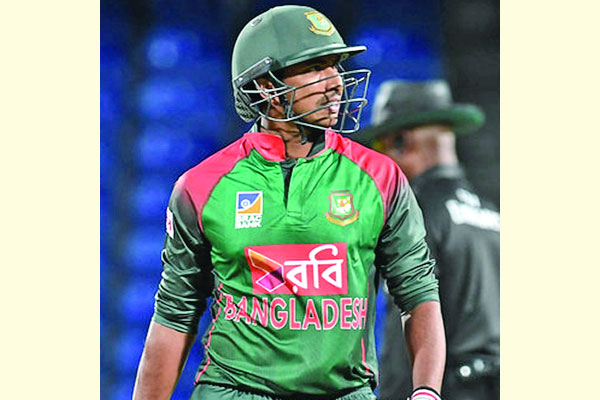 তিনে সুযোগ পেয়েও ব্যর্থ