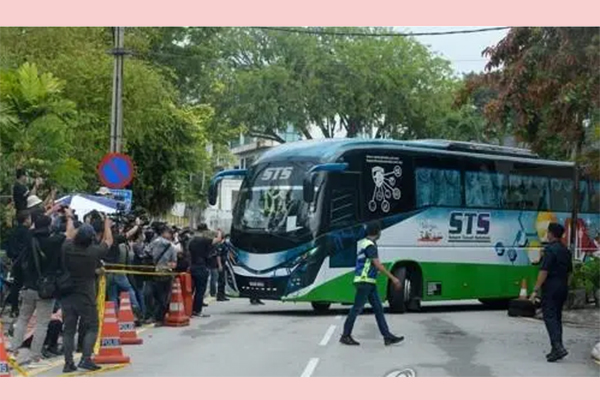 মালয়েশিয়া ছাড়ছেন উত্তর কোরিয়ার কূটনৈতিকরা