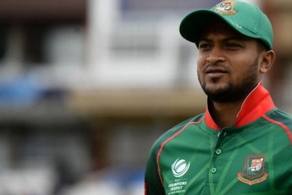 হঠাৎ দেশে ফিরছেন সাকিব, বাড়ছে জল্পনা