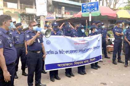 বিশ্বনাথে পুলিশের মাস্ক বিতরণ 
