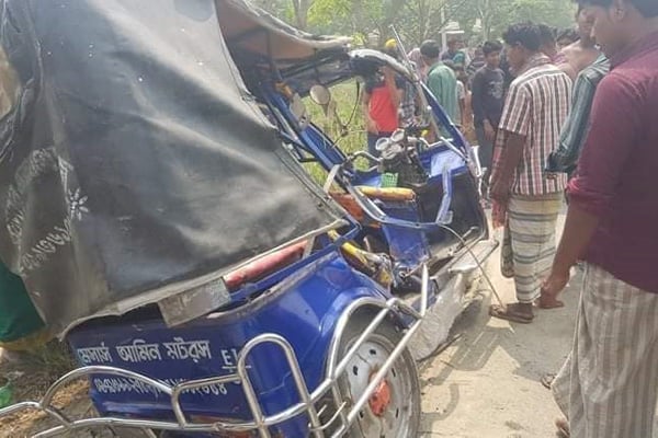 গোয়ালন্দে সড়ক দুর্ঘটনায় নারী নিহত