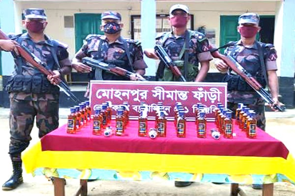 ১৩৭ বোতল ভারতীয় মদ জব্দ করল বিজিবি