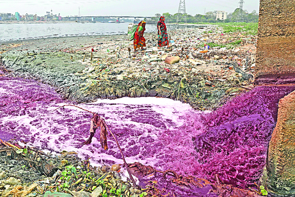 নদী দূষণ