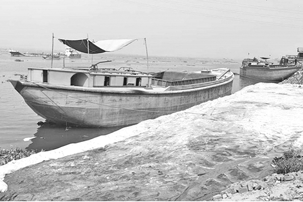 আশুগঞ্জে মেঘনা নদী অবৈধ দখলে