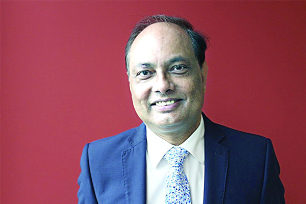 কেম্যানের গভর্নর ছিলেন আনোয়ার চৌধুরী
