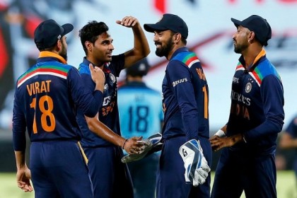 ইংল্যান্ডকে ৬৬ রানে হারিয়ে সিরিজে এগিয়ে গেল ভারত