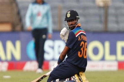 অভিষেক ম্যাচেই রেকর্ড গড়লেন ক্রুণাল পাণ্ডিয়া 