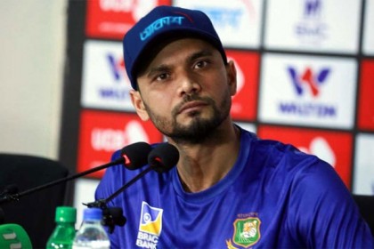 দল থেকে বাদ পড়া নিয়ে বোমা ফাটালেন মাশরাফি