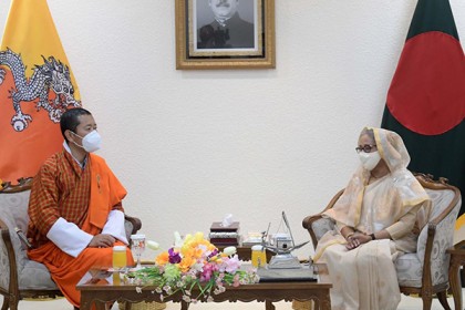 প্রধানমন্ত্রীর সঙ্গে লোটে শেরিংয়ের বৈঠক