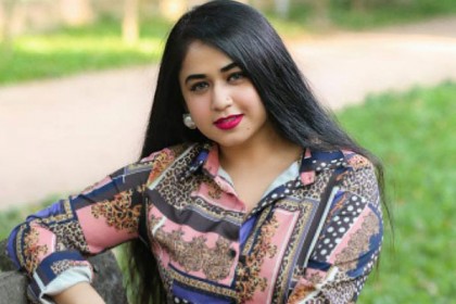 ব্যাচেলর পয়েন্টের ঘোর এখনো কাটেনি ফারিয়া শাহরিনের