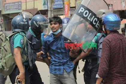 ছাত্র অধিকার পরিষদের সঙ্গে পুলিশের সংঘর্ষ, আহত ১০