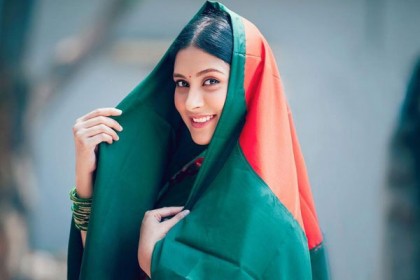 পতাকার ঘোমটায় সুবর্ণজয়ন্তীর শুভেচ্ছা মেহজাবিনের