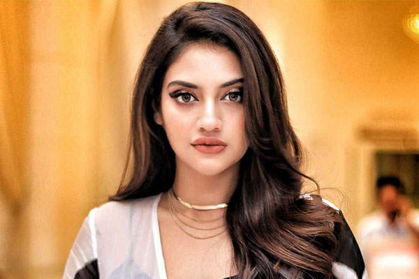 কেন ক্ষমা চাইলেন নুসরাত?