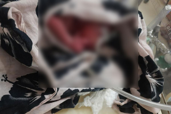 পরিত্যক্ত স্থানে সন্তান প্রসব অজ্ঞাত মানসিক ভারসাম্যহীনের 

