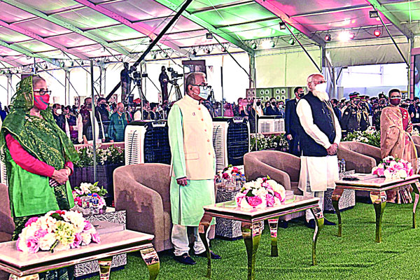 প্যারেড গ্রাউন্ডে