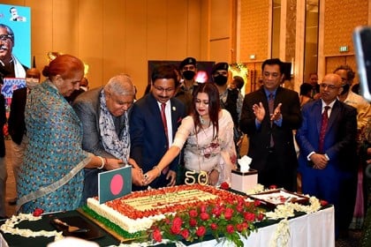কলকাতায় পালিত হলো বাংলাদেশের ৫০তম মহান স্বাধীনতা ও জাতীয় দিবস