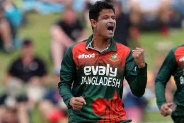 অভিষিক্ত নাসুমের জোড়া আঘাত