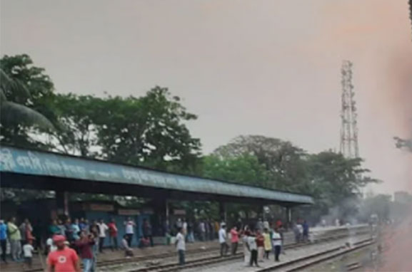 ঢাকার সঙ্গে সিলেট ও চট্টগ্রামের ট্রেন চলাচল বন্ধ


