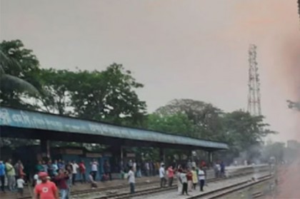 ঢাকার সঙ্গে সিলেট ও চট্টগ্রামের ট্রেন চলাচল বন্ধ


