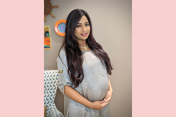 বেবি বাম্পের ছবি শেয়ার করলেন শ্রেয়া ঘোষাল