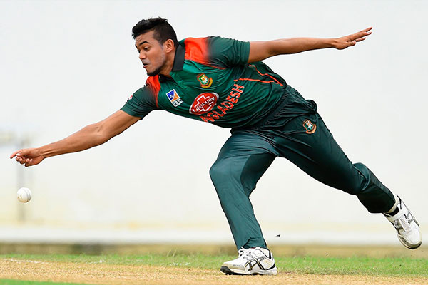 বল হাতে টাইগারদের দাপট