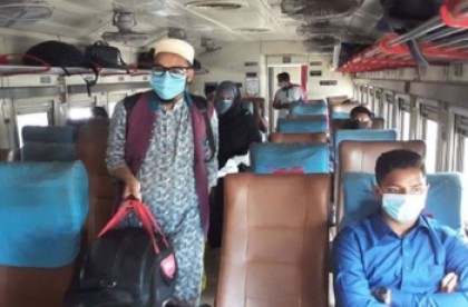 এক আসন ফাঁকা রেখে চলবে ট্রেন