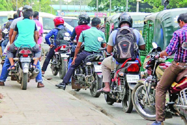 মোটরসাইকেলে যাত্রী পরিবহনে নিষেধাজ্ঞা!

